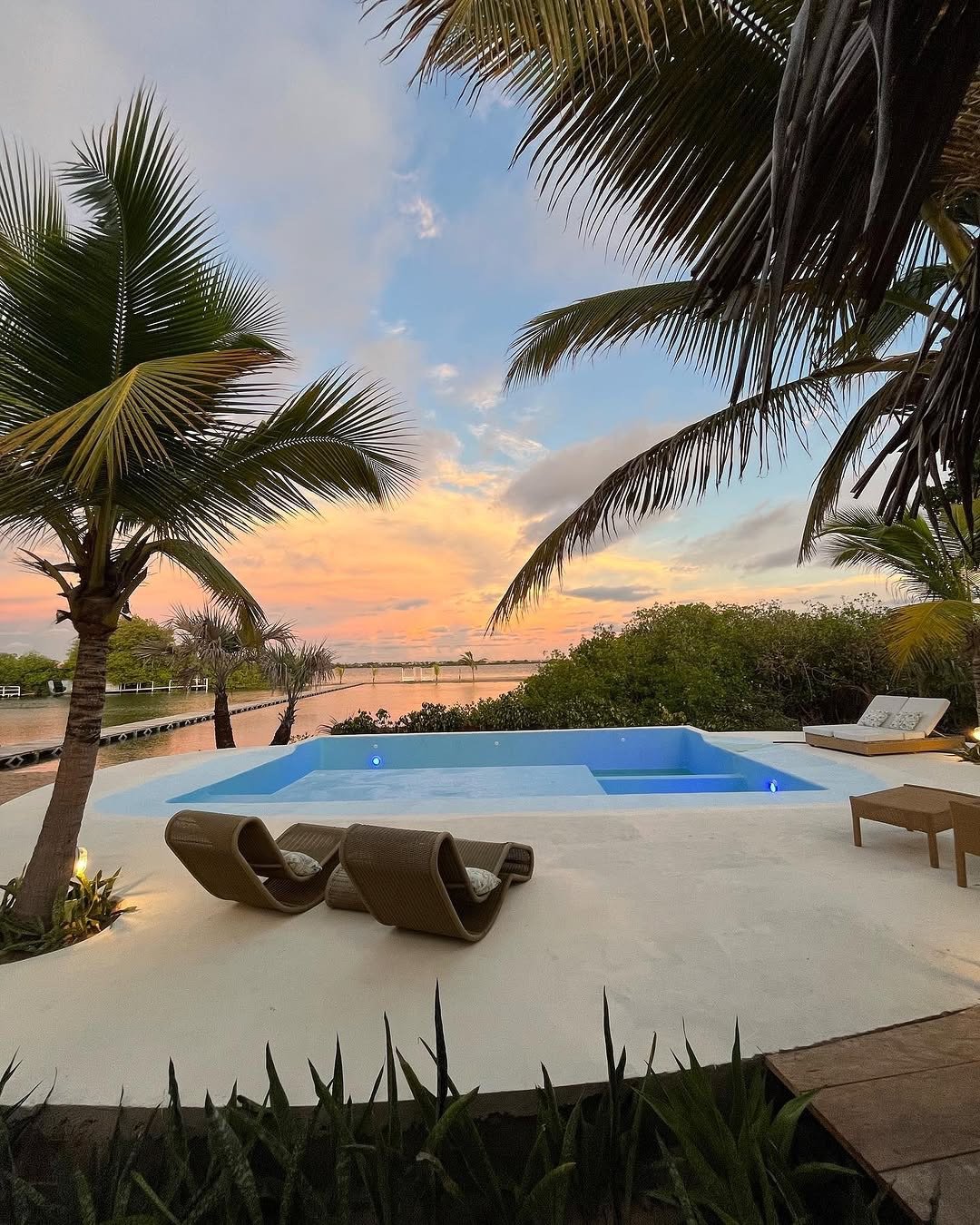 CASA DO LAGO BEACHFRONT – MUSSULO