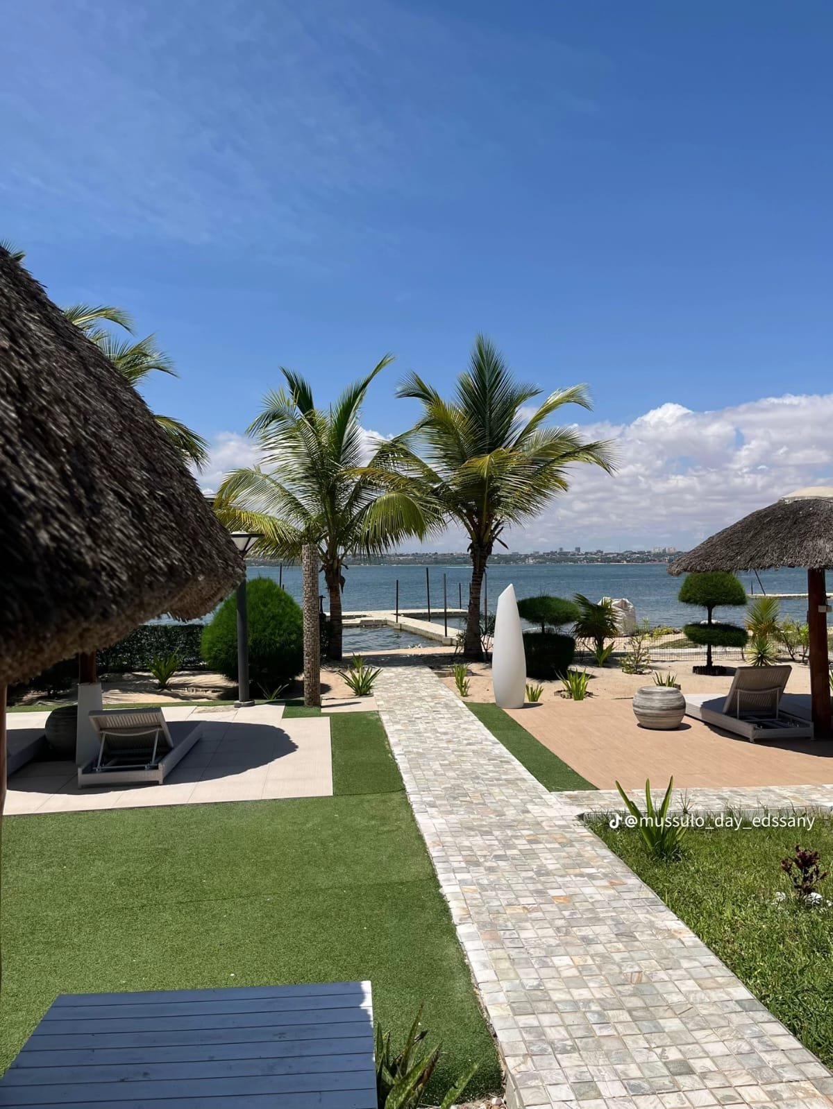 Vivenda T6 beira mar araujo